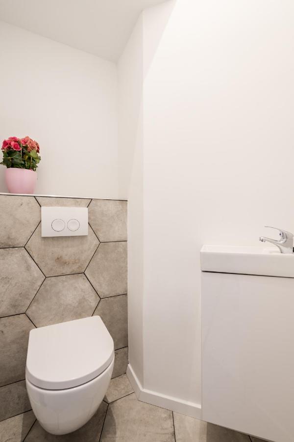 בודפשט Bpr Kyanit Design Apartments With A/C מראה חיצוני תמונה